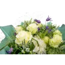 kytice růží a hortenzií